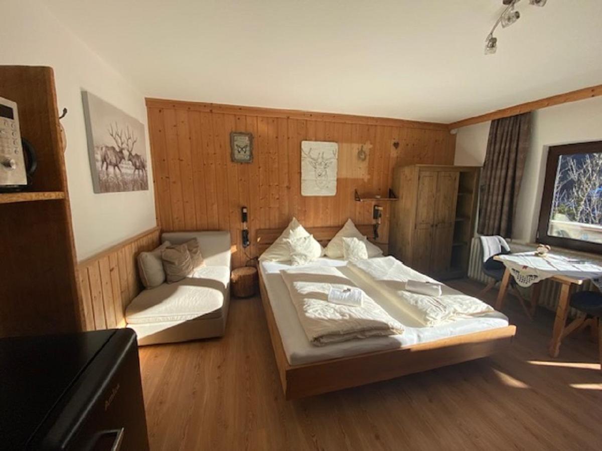 Alpenappartements Schwalbennestl 미텐발트 외부 사진