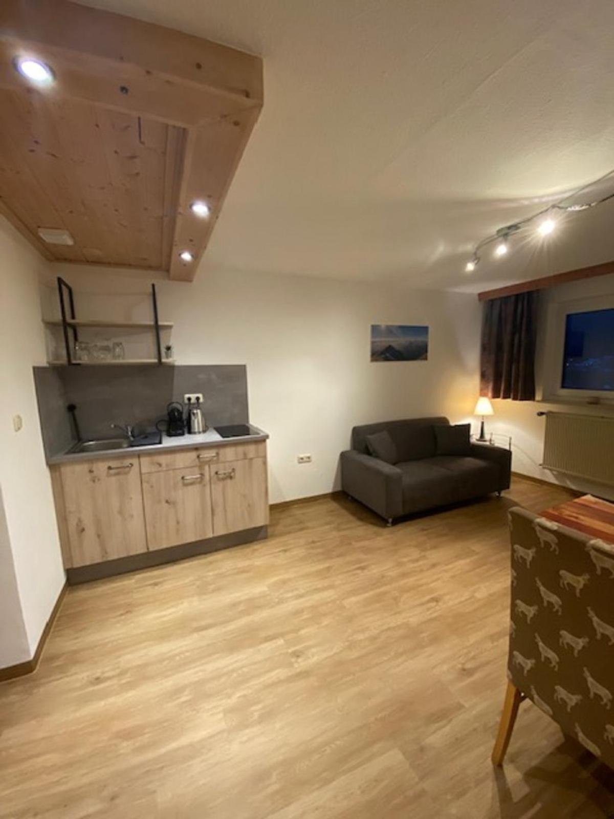 Alpenappartements Schwalbennestl 미텐발트 외부 사진