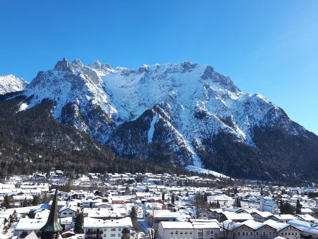 Alpenappartements Schwalbennestl 미텐발트 외부 사진